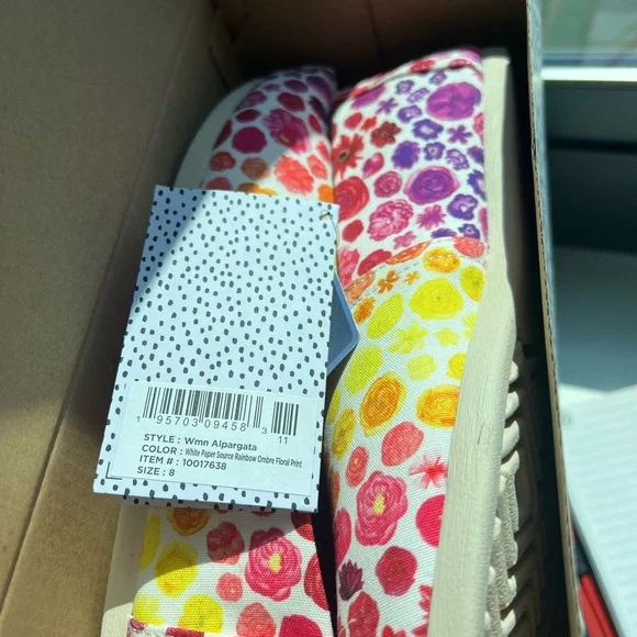 Toms flats (size 8) brand new, multi color - Picture 5 of 6